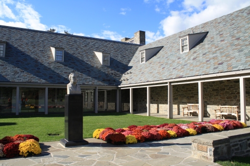 Courtyard entrance to the FDR Library & Museum 